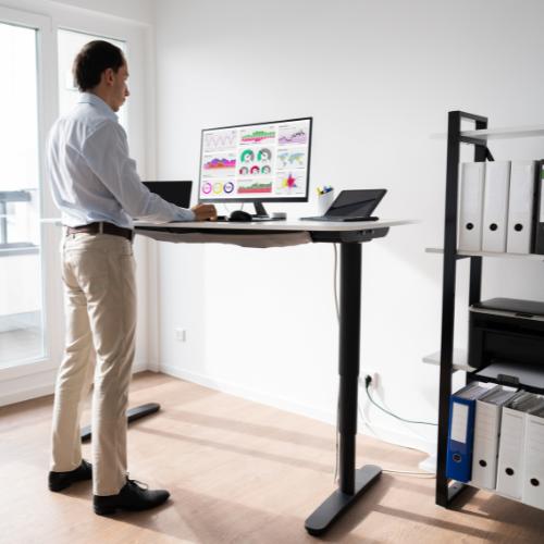 The 10 Best Health Benefits Of a Standing Desk (Vs. sitting down)